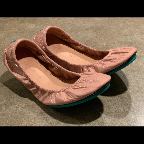 Size 9 patent blush Tieks (SOLD) - Picture 7 of 8